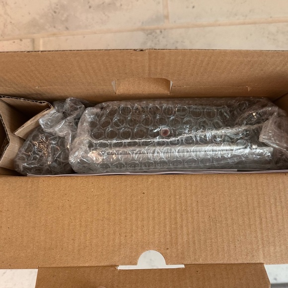 NEW Midland WR-300 Deluxe AM/FM Weather Alert Radio Alarm Clock NOAA - Picture 9 of 10